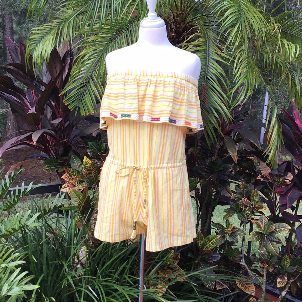Strapless Ruffle Neck Romper Size S - Picture 3 of 8